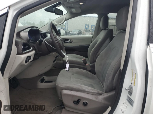 2017 Chrysler Pacifica Touring with VIN 2C4RC1DG8HR695034, listed as a Copart auction lot 55077695 with 113,430 mi miles and Salvage Title. Bid and sale history available at DreamBid. Image 7.