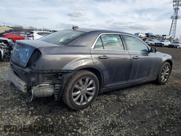 2015 Chrysler 300 Limited with VIN 2C3CCARG2FH803363, listed as a Copart auction lot 44330015 with 98,261 mi miles and Salvage Title. Bid and sale history available at carsss.com. Image 3.