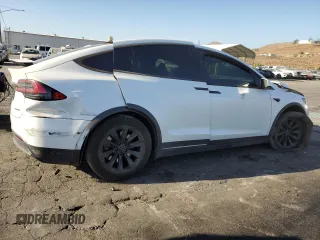 2021 Tesla Model X Long Range Plus with VIN 5YJXCBE22MF311576, listed as a Copart auction lot 68583984 with 83,137 mi miles and Salvage Title. Bid and sale history available at carsss.com. Image 3.