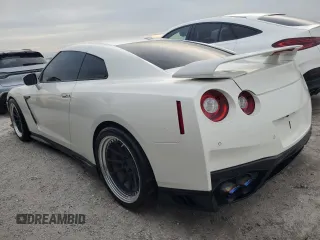 2017 Nissan GT-R Premium z VIN JN1AR5EFXHM820159, wystawiony jako Copart lot #76154764 z przebiegiem 33 175 mil mil oraz Nie do naprawy • Non repairable. Historia ofert i sprzedaży dostępna na DreamBid. Obrazek 2.