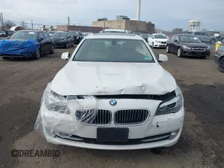 2012 BMW 5 Series 528i xDrive with VIN WBAXH5C53CDW10660, listed as a IAAI auction lot 41016708 with 157,757 mi miles and . Bid and sale history available at carsss.com. Image 12.