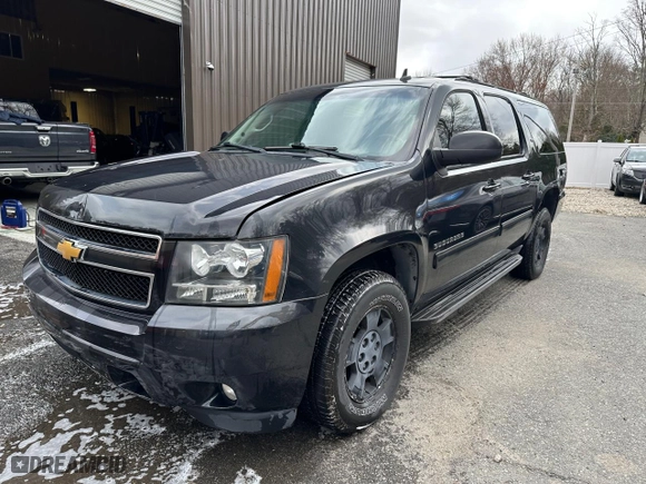 2013 Chevrolet Suburban LT with VIN 1GNSKJE78DR138778, listed as a Copart auction lot 50960875 with 100,121 mi miles and Clean Title. Bid and sale history available at carsss.com. Image 2.