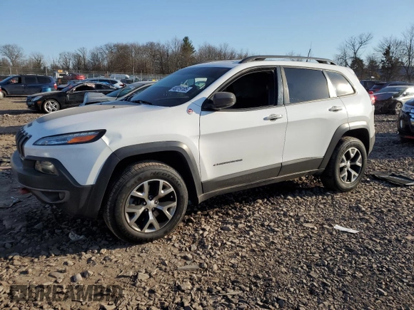 2018 Jeep Cherokee Trailhawk with VIN 1C4PJMBB0JD512787, listed as a Copart auction lot 48319185 with 0 mi miles and Salvage Title. Bid and sale history available at carsss.com. Image 1.