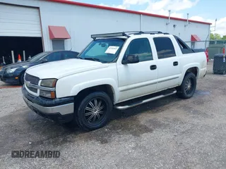 2005 Chevrolet Avalanche LS with VIN 3GNEC12Z15G267981, listed as a IAAI auction lot 42345543 with 235,585 mi miles and . Bid and sale history available at DreamBid. Image 2.