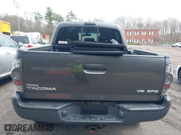2011 Toyota Tacoma with VIN 3TMLU4EN1BM067901, listed as a IAAI auction lot 42043408 with 186,499 mi miles and . Bid and sale history available at carsss.com. Image 16.