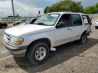 1996 Ford Explorer XL z VIN 1FMDU34X7TUD53066, wystawiony jako Copart lot #52031465 z przebiegiem 142 895 mil mil oraz Szkody całkowita. Historia ofert i sprzedaży dostępna na DreamBid. Obrazek 1.
