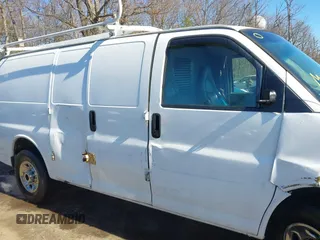 2008 Chevrolet Express Cargo Van with VIN 1GCGG25C481179562, listed as a IAAI auction lot 41582058 with 150,510 mi miles. Bid and sale history available at carsss.com. Image 13.