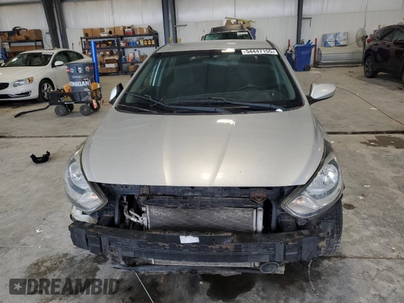 2012 Hyundai Accent SE z VIN KMHCU5AE7CU004256, wystawiony jako Copart lot #54447155 z przebiegiem 179 954 mil mil oraz Czysty tytuł • Clean title. Historia ofert i sprzedaży dostępna na DreamBid. Obrazek 5.