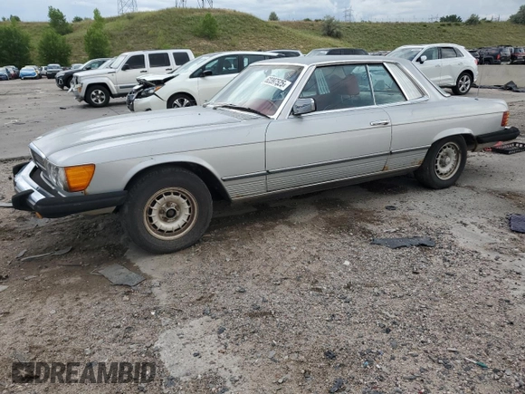 1977 Mercedes-Benz SLC с VIN 10702412017236, выставлен на аукционе Copart как лот 62397525 с пробегом 231 870 миль миль и Чистый • Clean title. История ставок и продаж доступна на DreamBid. Изображение 1.