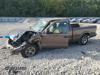 1999 Chevrolet S-10 LS with VIN 1GCCS19X7XK189242, listed as a Copart auction lot 77129404 with 208,281 mi miles and Salvage Title. Bid and sale history available at carsss.com. Image 1.