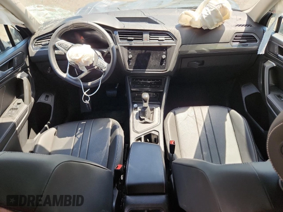 2024 Volkswagen Tiguan SE with VIN 3VV3B7AX9RM137493, listed as a Copart auction lot 58978735 with 13,771 mi miles and Non repairable. Bid and sale history available at DreamBid. Image 8.