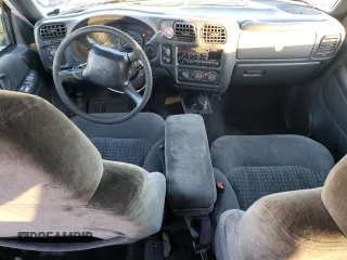 2001 Chevrolet Blazer LT with VIN 1GNCS13W712230189, listed as a Copart auction lot 84481784 with 106,405 mi miles and Salvage title. Bid and sale history available at DreamBid. Image 8.