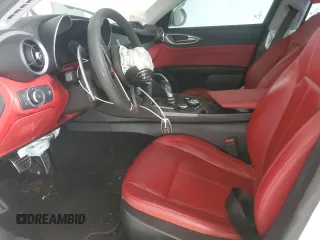 2019 Alfa Romeo Giulia Sport с VIN ZARFAMAN0K7604236, выставлен на аукционе Copart как лот 57365945 с пробегом Не указан миль и На запчасти • Non repairable. История ставок и продаж доступна на DreamBid. Изображение 7.
