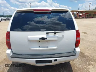 2010 Chevrolet Tahoe LS with VIN 1GNMCAE0XAR235601, listed as a IAAI auction lot 42482730 with 278,772 mi miles and . Bid and sale history available at DreamBid. Image 16.