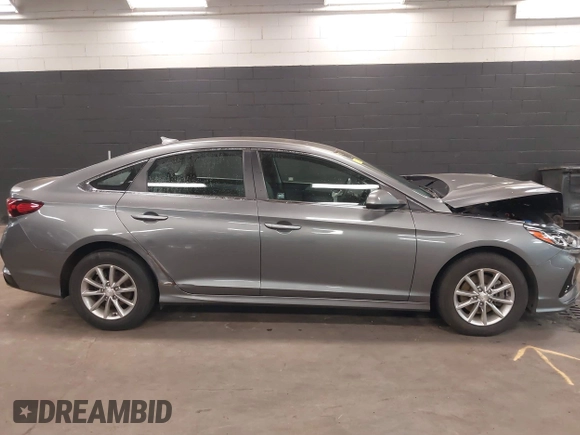 2019 Hyundai Sonata SE with VIN 5NPE24AF6KH817599, listed as a IAAI auction lot 41767384 with 43,596 mi miles and . Bid and sale history available at carsss.com. Image 13.