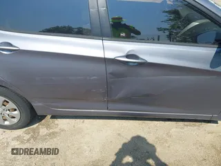 2016 Hyundai Accent SE z VIN KMHCT5AE1GU261082, wystawiony jako IAAI lot #42441435 z przebiegiem 217 219 mil mil oraz . Historia ofert i sprzedaży dostępna na DreamBid. Obrazek 6.