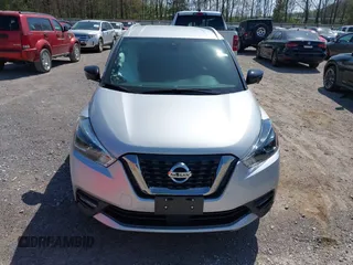 2020 Nissan Kicks SR with VIN 3N1CP5DV8LL566607, listed as a IAAI auction lot 41965487 with 52,119 mi miles. Bid and sale history available at carsss.com. Image 12.
