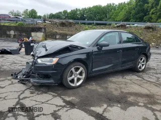 2015 Audi S3 Premium Plus z VIN WAUBFGFF5F1067074, wystawiony jako Copart lot #61149055 z przebiegiem 77 332 mil mil oraz Szkoda całkowita • Salvage title. Historia ofert i sprzedaży dostępna na DreamBid. Obrazek 1.