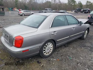 2005 Hyundai XG350 with VIN KMHFU45EX5A392573, listed as a IAAI auction lot 41624199 with 200,014 mi miles. Bid and sale history available at carsss.com. Image 4.