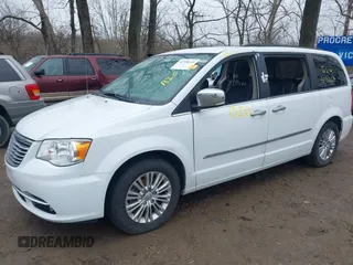 2015 Chrysler Town & Country Touring L z VIN 2C4RC1CG5FR655959, wystawiony jako IAAI lot #41728310 z przebiegiem 187 922 mil mil oraz . Historia ofert i sprzedaży dostępna na DreamBid. Obrazek 6.