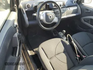 2012 Smart fortwo Pure z VIN WMEEJ3BA4CK572144, wystawiony jako Copart lot #42556025 z przebiegiem 99 007 mil mil oraz Tytuł czysty. Historia ofert i sprzedaży dostępna na DreamBid. Obrazek 8.