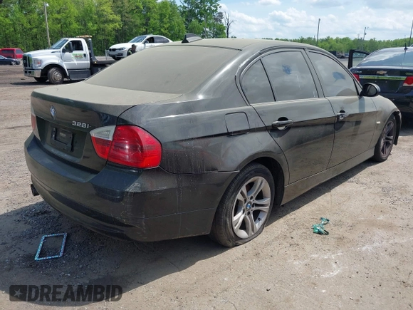 2008 BMW 3 Series 328i z VIN WBAVA37518NL48648, wystawiony jako IAAI lot #42161116 z przebiegiem 198 000 mil mil oraz . Historia ofert i sprzedaży dostępna na DreamBid. Obrazek 4.