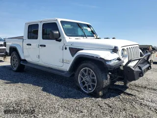 2020 Jeep Gladiator Overland with VIN 1C6HJTFGXLL181768, listed as a Copart auction lot 46243555 with 62,992 mi miles and Salvage Title. Bid and sale history available at carsss.com. Image 4.