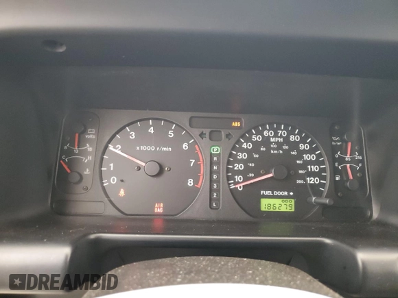 2001 Isuzu Trooper S z VIN JACDS58X317J10350, wystawiony jako Copart lot #86424714 z przebiegiem 186 279 mil mil oraz Czysty tytuł • Clean title. Historia ofert i sprzedaży dostępna na DreamBid. Obrazek 9.