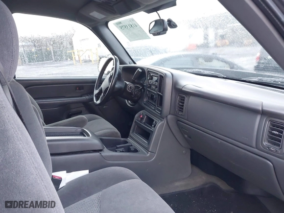 2006 Chevrolet Silverado 1500 LT1 with VIN 1GCEK19B96E136150, listed as a IAAI auction lot 41813575 with 155,860 mi miles. Bid and sale history available at carsss.com. Image 5.