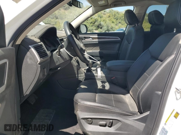 2021 Volkswagen Atlas SE z VIN 1V2HR2CA4MC568201, wystawiony jako Copart lot #57884145 z przebiegiem 49 201 mil mil oraz Czysty tytuł • Clean title. Historia ofert i sprzedaży dostępna na DreamBid. Obrazek 7.