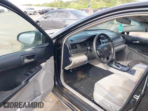 2012 Toyota Camry L z VIN 4T1BF1FK0CU131461, wystawiony jako IAAI lot #41957880 z przebiegiem 113 902 mil mil oraz . Historia ofert i sprzedaży dostępna na DreamBid. Obrazek 5.