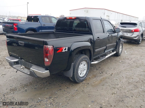 2005 Chevrolet Colorado 1SF LS Z71 with VIN 1GCDT136258273240, listed as a IAAI auction lot 41107257 with 251,788 mi miles. Bid and sale history available at carsss.com. Image 4.