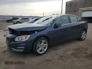 2014 Volvo S60 T5 with VIN YV1612FS3E2293572, listed as a Copart auction lot 44965615 with 132,537 mi miles and Salvage Title. Bid and sale history available at carsss.com. Image 1.