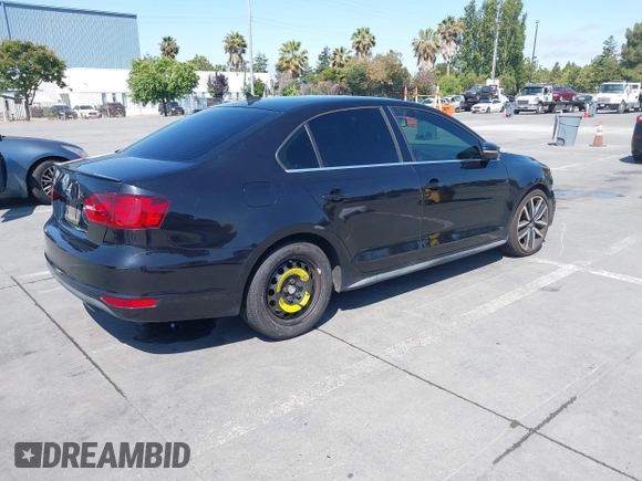 2013 Volkswagen Jetta GLI Autobahn with VIN 3VW4A7AJ9DM272092, listed as a IAAI auction lot 42587586 with 150,928 mi miles and . Bid and sale history available at DreamBid. Image 4.