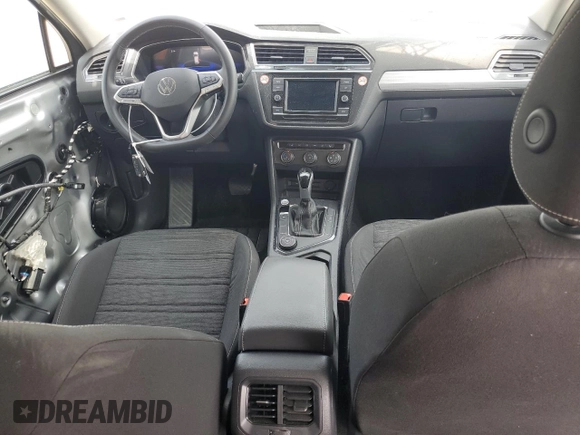 2024 Volkswagen Tiguan S with VIN 3VVFB7AX6RM041804, listed as a Copart auction lot 56154135 with 43,515 mi miles and Clean Title. Bid and sale history available at DreamBid. Image 8.