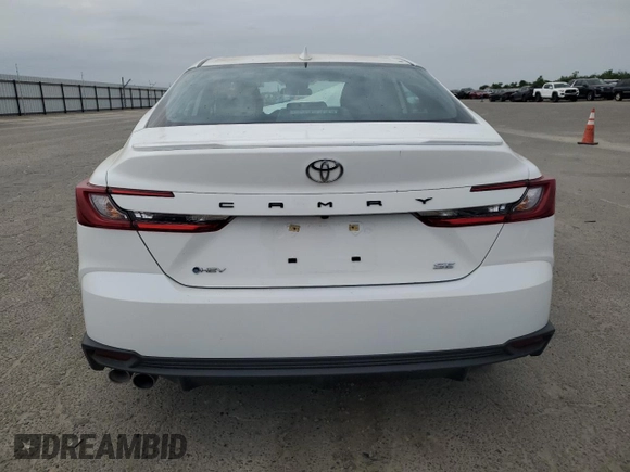 2025 Toyota Camry LE z VIN 4T1DAACK6SU021704, wystawiony jako Copart lot #53556115 z przebiegiem 2 600 mil mil oraz Szkoda całkowita • Salvage title. Historia ofert i sprzedaży dostępna na DreamBid. Obrazek 6.