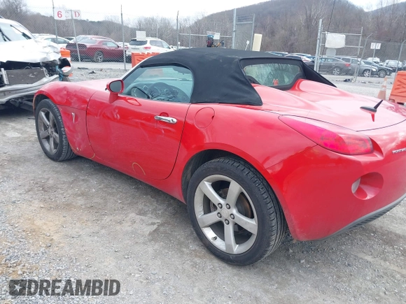 2008 Pontiac Solstice z VIN 1G2MC35B28Y126205, wystawiony jako IAAI lot #41690165 z przebiegiem 95 197 mil mil oraz . Historia ofert i sprzedaży dostępna na DreamBid. Obrazek 3.