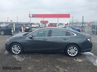 2018 Chevrolet Malibu LT with VIN 1G1ZD5ST6JF256523, listed as a IAAI auction lot 41772877 with 117,281 mi miles. Bid and sale history available at carsss.com. Image 14.