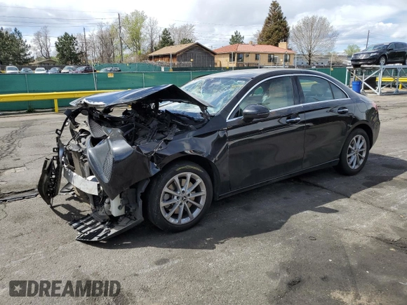 2019 Mercedes-Benz A 220 z VIN WDD3G4FB1KW027478, wystawiony jako Copart lot #54904335 z przebiegiem 64 979 mil mil oraz Szkoda całkowita • Salvage title. Historia ofert i sprzedaży dostępna na DreamBid. Obrazek 1.