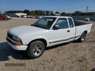 2001 Chevrolet S-10 LS with VIN 1GCCS195218201848, listed as a Copart auction lot 77393634 with 113,865 mi miles and Salvage Title. Bid and sale history available at DreamBid. Image 1.