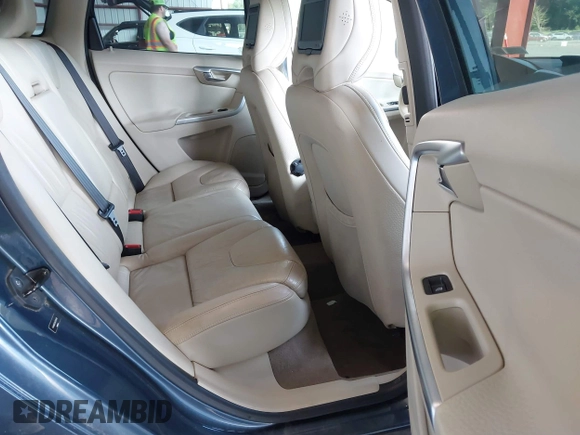2010 Volvo XC60 3.0T with VIN YV4992DZ5A2021463, listed as a IAAI auction lot 42546545 with 96,524 mi miles and . Bid and sale history available at DreamBid. Image 8.