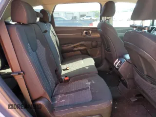 2021 Kia Sorento LX z VIN 5XYRG4LC3MG021795, wystawiony jako Copart lot #59050315 z przebiegiem 111 575 mil mil oraz Szkoda całkowita • Salvage title. Historia ofert i sprzedaży dostępna na DreamBid. Obrazek 11.