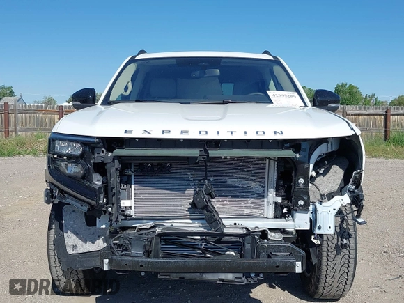 2025 Ford Expedition XLT с VIN 1FMJU1J85SEA23004, выставлен на аукционе IAAI как лот 42395289 с пробегом 1 917 миль миль и . История ставок и продаж доступна на DreamBid. Изображение 13.