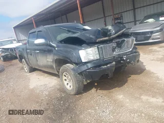2007 GMC Sierra Denali z VIN 2GTEK638871721752, wystawiony jako IAAI lot #41611012 z przebiegiem 230 532 mil mil oraz . Historia ofert i sprzedaży dostępna na DreamBid. Obrazek 1.