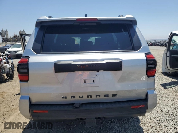 2025 Toyota 4Runner SR5 с VIN JTEVA5BR0S5006815, выставлен на аукционе Copart как лот 60238845 с пробегом 4 551 миль миль и Списание • Salvage title. История ставок и продаж доступна на DreamBid. Изображение 6.