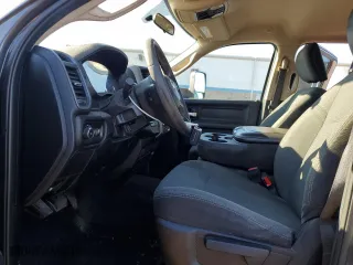 2019 Ram 2500 Tradesman with VIN 3C6UR5HL1KG680905, listed as a Copart auction lot 82358844 with 141,365 mi miles and Salvage Title. Bid and sale history available at carsss.com. Image 7.