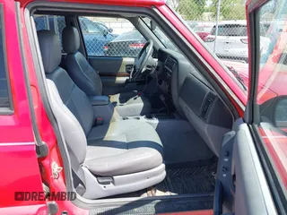 1997 Jeep Cherokee Country with VIN 1J4FJ78SXVL568925, listed as a IAAI auction lot 42254459 with Not provided miles and . Bid and sale history available at DreamBid. Image 5.