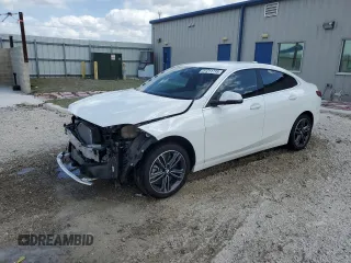 2022 BMW 2 Series 228i z VIN WBA53AK07N7J99544, wystawiony jako Copart lot #51211715 z przebiegiem 30 417 mil mil oraz Szkody całkowita. Historia ofert i sprzedaży dostępna na DreamBid. Obrazek 1.