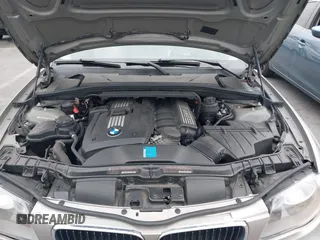 2009 BMW 1 Series 128i с VIN WBAUP93599VF48622, выставлен на аукционе IAAI как лот 42360145 с пробегом 64 913 миль миль и . История ставок и продаж доступна на DreamBid. Изображение 10.