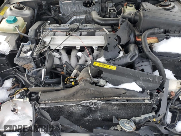1998 Volvo S70 z VIN YV1LS5676W1522671, wystawiony jako Copart lot #88859815 z przebiegiem 185 585 mil mil oraz Szkody całkowita. Historia ofert i sprzedaży dostępna na DreamBid. Obrazek 11.
